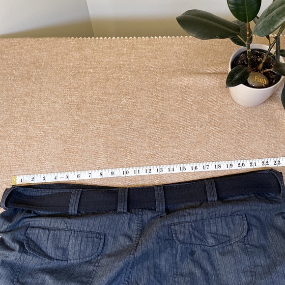 Men’s Grey and Black Belted Stretch Short (Size 40) - Picture 2 of 5